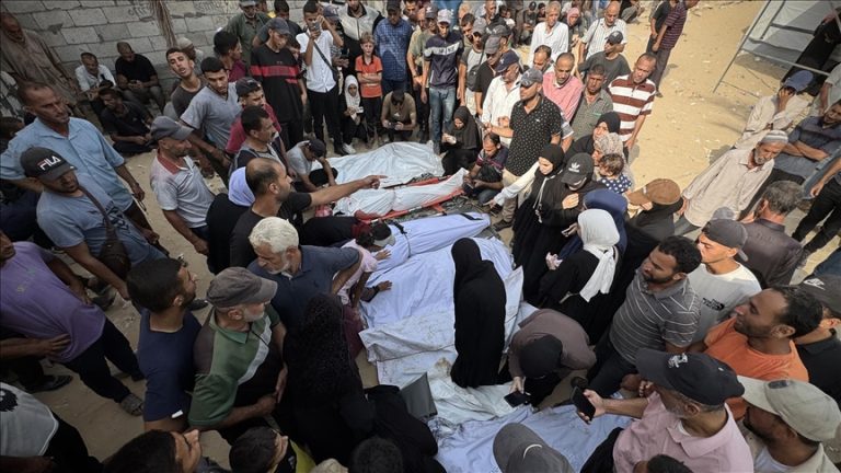 مجزرة جديدة في غزة.. الاحتلال يقتل 15 فلسطينيا بينهم أطفال ويواصل استهداف النازحين