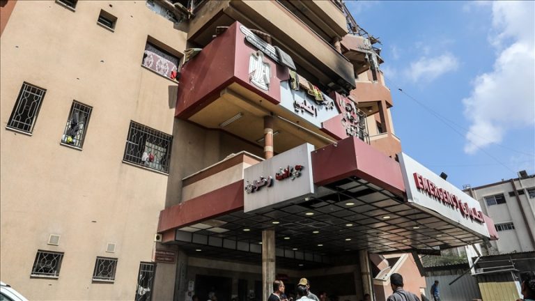 “سي إن إن”: إسرائيل شنت 3 ضربات على مستشفى ناصر وليس ضربتين