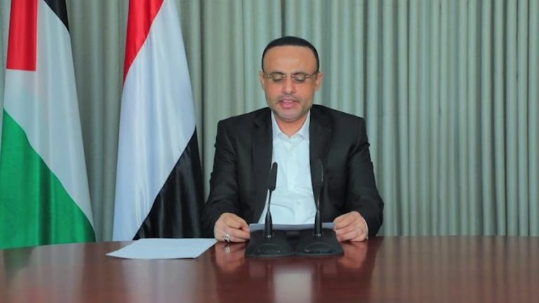 الحوثيون يتوعدون إسرائيل بالثأر بعد مقتل رئيس حكومتهم في غارة على صنعاء