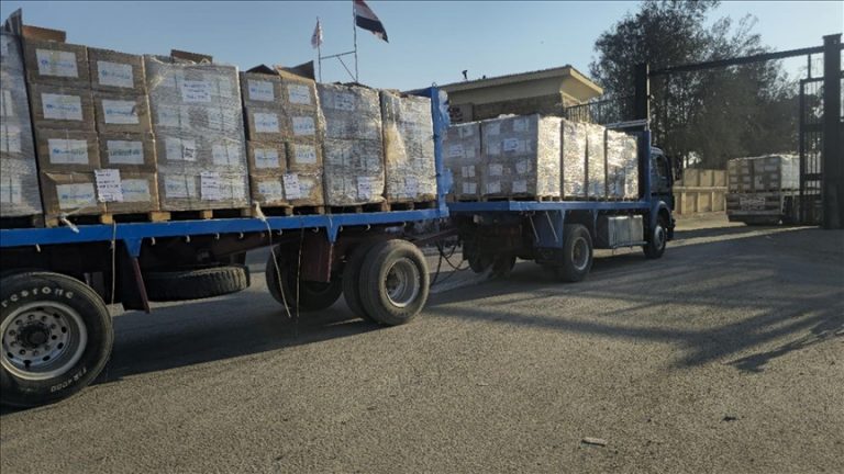 غزة: دخول 853 شاحنة فقط خلال 10 أيام من أصل 6 آلاف لازمة لإنقاذ السكان