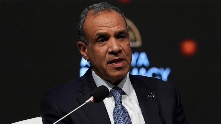 مصر تجدد رفضها لتهجير الفلسطينيين وتعلن استعدادها لاستضافة مؤتمر لإعمار غزة