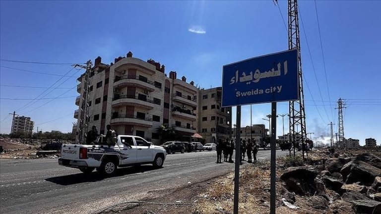 الأمن السوري يستعيد نقاطًا تقدمت إليها ميليشيات الهجري في السويداء… ووقف الاشتباكات مجددًا