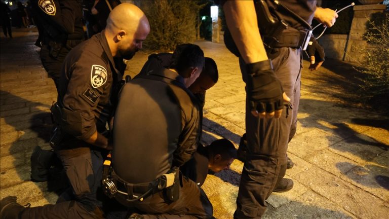 الشرطة الإسرائيلية تعتقل 8 متظاهرين في حيفا احتجاجاً على الحرب في غزة