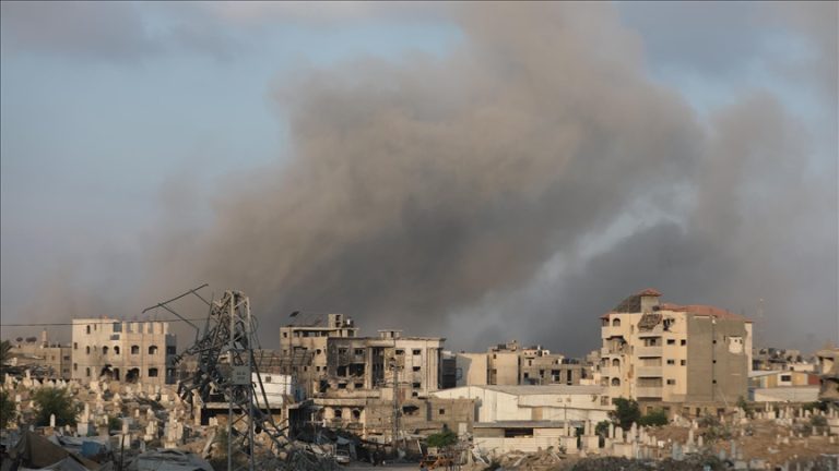 الجيش الإسرائيلي يرتكب مجزرة جديدة في غزة: 25 شهيدا بينهم 12 في قصف مدرسة للنازحين