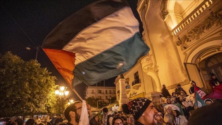 مسيرة شعبية حاشدة في تونس دعماً لغزة ورفضاً للحصار والتجويع