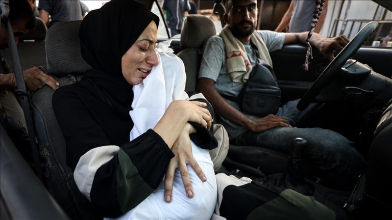 إسرائيل تقتل 8 فلسطينيين في غزة بينهم 6 من عائلة واحدة