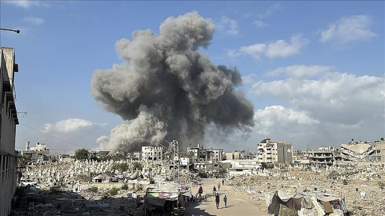 21 شهيدًا في غزة جراء قصف إسرائيلي متواصل وعمليات نسف للمنازل