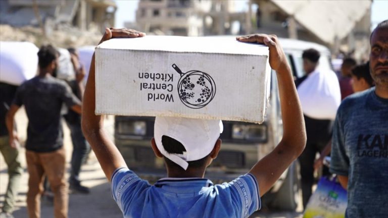 “أونروا”: لا يمكن القبول باستمرار قتل الفلسطينيين أثناء بحثهم عن الطعام في ظل إبادة إسرائيلية ممنهجة