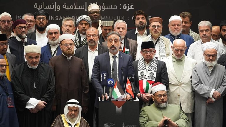 مؤتمر غزة في إسطنبول: استمرار العدوان سيشعل انتفاضة كبرى.. والتحالف الإسلامي الموحد هو الخيار لردع إسرائيل