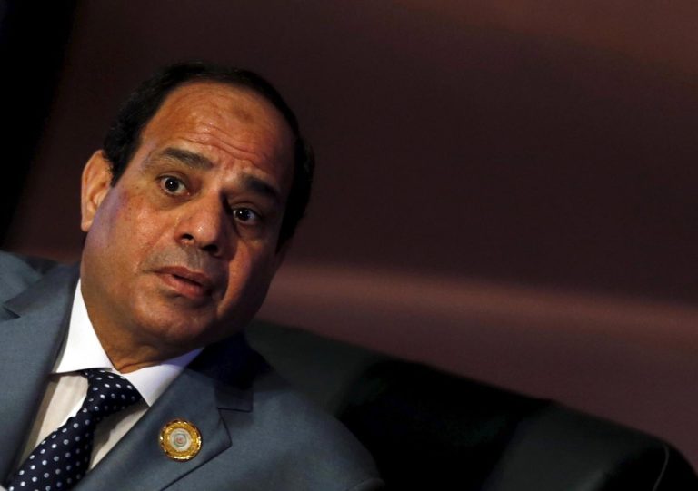 السيسي: وسائل التواصل ليست شرًّا.. والخطر في طريقة استخدامها