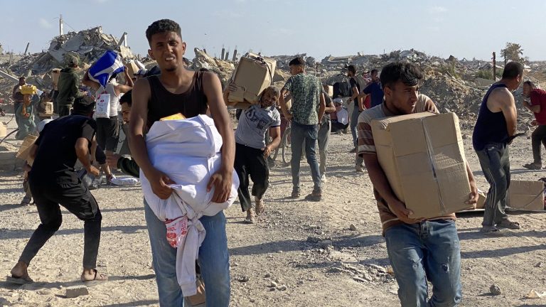خبراء أمميون يطالبون إسرائيل بإنهاء تجويع غزة والسماح الفوري بعودة الأونروا وأوتشا