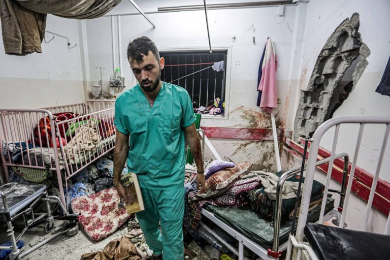 الصحة في غزة تحذر من “موت جماعي” بين الأطفال بسبب الأمراض والمياه الملوثة وسوء التغذية