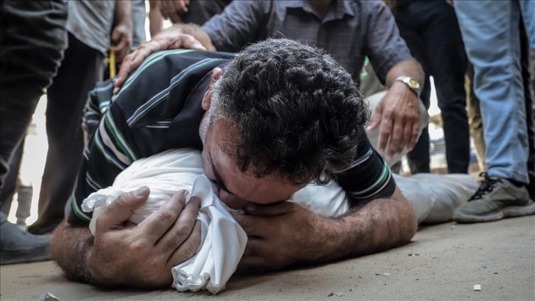 12 شهيدًا بينهم أطفال في هجمات إسرائيلية متواصلة على قطاع غزة