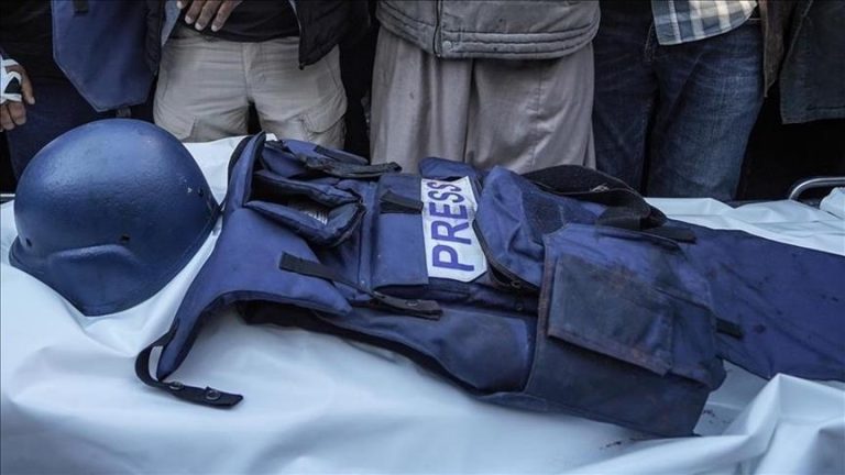 ارتفاع حصيلة الشهداء من الصحفيين في غزة إلى 244 بعد قصف إسرائيلي استهدف مجمع ناصر الطبي