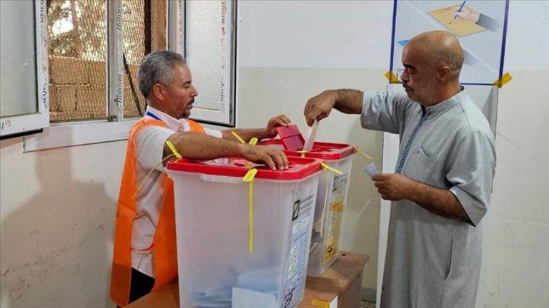 حكومة البرلمان الليبية: وقف انتخابات بعض البلديات يستند إلى أحكام قضائية