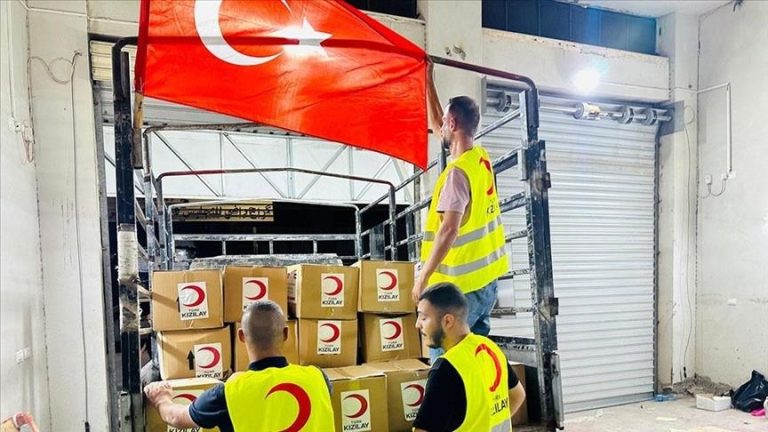 الهلال الأحمر التركي يرسل 1200 طرد غذائي إلى جنين بالتعاون مع نظيره الفلسطيني