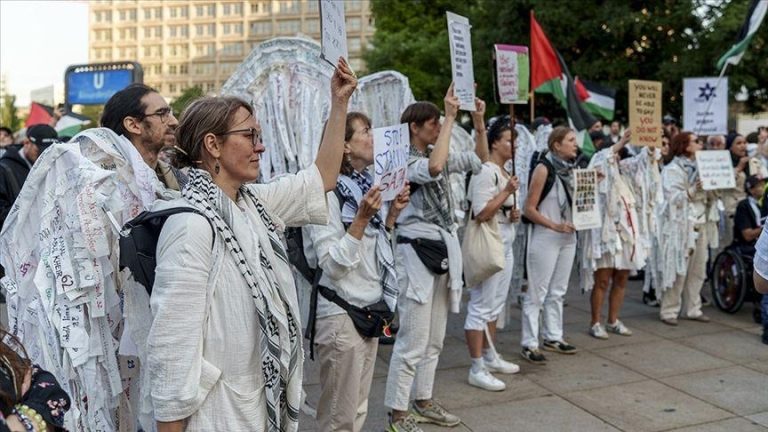 استطلاع: أكثر من نصف الألمان يؤيدون الاعتراف الفوري بدولة فلسطين