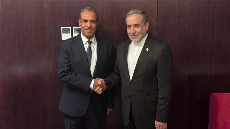 بدر عبد العاطي يبحث مع نظيره الإيراني تعزيز التعاون الثنائي والأوضاع في غزة ولبنان والملف النووي