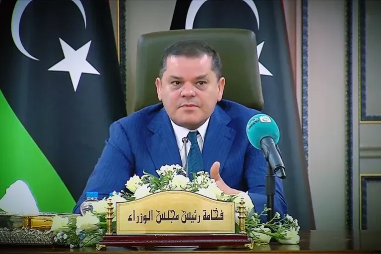 أهالي طرابلس يهددون حكومة الدبيبة بعصيان شامل..ما السبب؟