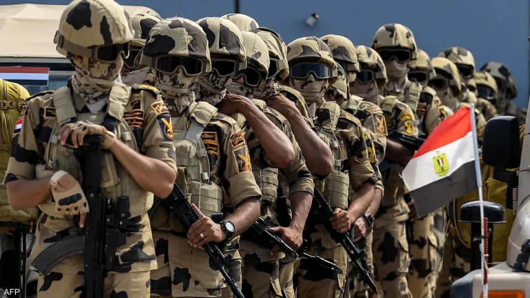 مصر تنفي خرق معاهدة السلام وتؤكد أن وجود قواتها في سيناء دفاعي بحت