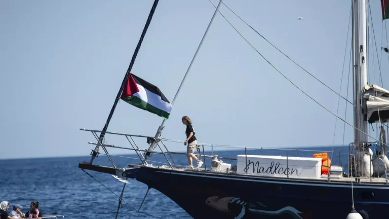 إسبانيا تهدد بالرد على أي عمل إسرائيلي ضد أسطول الحرية