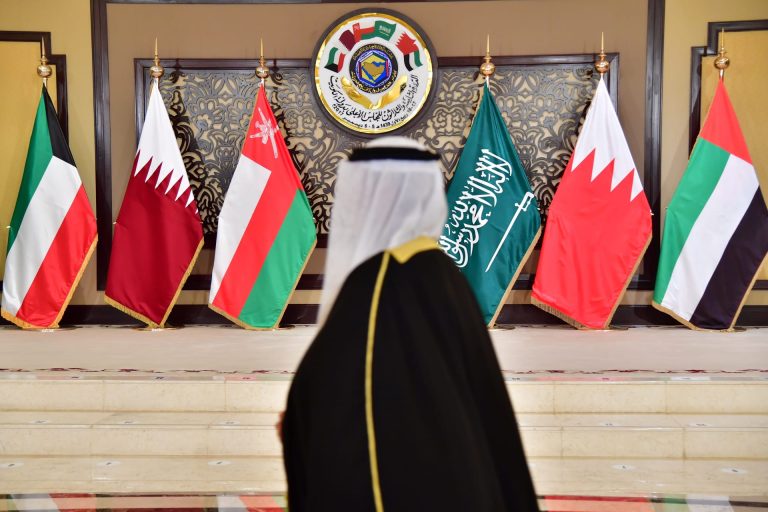 ناجي عبد الرحيم يكتب: التحوّل الاستراتيجي في منظومتي مجلسي التعاون الخليجي العربي.. من الدفاع إلى الحرب (دول الخليج والشرق الأوسط على أبواب اختبار سيادة)