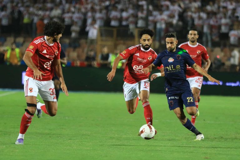 قمة في أبوظبي.. الأهلي والزمالك وجهاً لوجه في صراع جديد على العرش المصري
