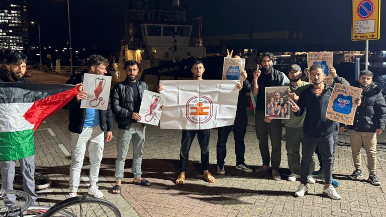 حزب “غد الثورة” يواصل الوقفة الاحتجاجية أمام ميناء روتردام تضامناً مع ضحايا فلسطين
