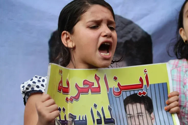 مصر..النظام يعتقل أخوة معارضين وناشطين في الخارج للضغط عليهم