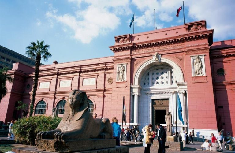 مصر..السياحة والآثار تتخذ إجراءات عاجلة بعد سرقة أسورة ذهبية من المتحف المصري