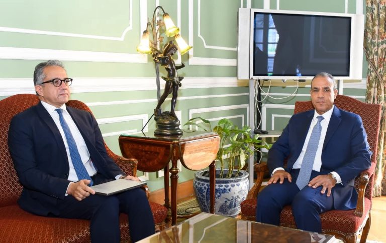 عبد العاطي يستقبل المرشح المصري لمنصب مدير عام اليونسكو