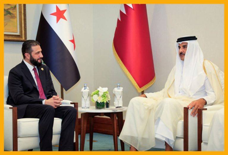أمير قطر يلتقي الشرع على هامش القمة العربية الإسلامية الطارئة في الدوحة