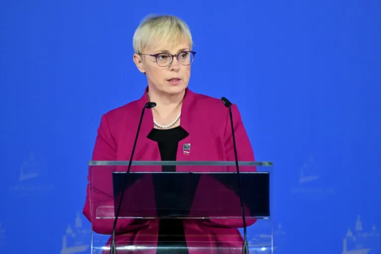 سلوفينيا تهاجم المواقف الأوروبية إزاء غزة وتلوّح بالانضمام إلى دعوى جنوب أفريقيا ضد إسرائيل
