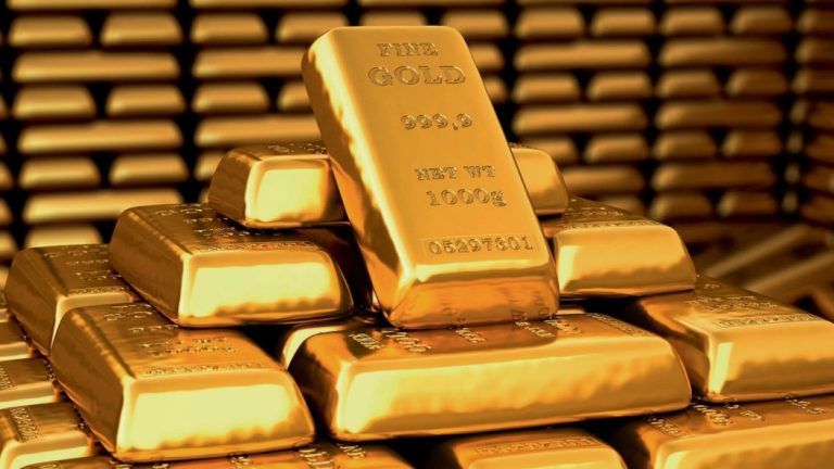 الذهب يقفز لأعلى مستوى في أكثر من أسبوع بعد تلميحات جديدة بخفض الفائدة الأمريكية