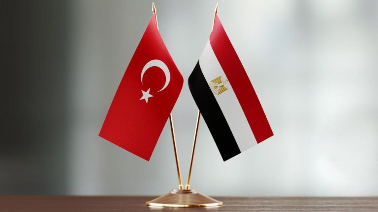 رئيس المخابرات المصرية ونظيره التركي يبحثان تطورات الأوضاع الإقليمية والدولية