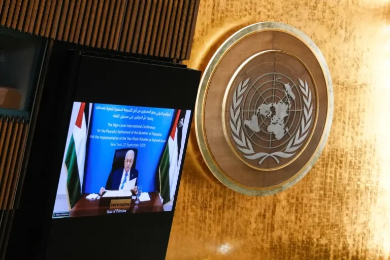 عباس: نريد دولة فلسطينية غير مسلحة قائمة على التعددية والتداول السلمي للسلطة
