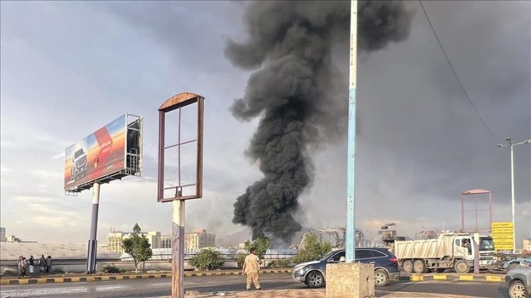 الحوثيون يكشفون أسماء وزرائهم الذين قُتلوا في الغارة الإسرائيلية على صنعاء