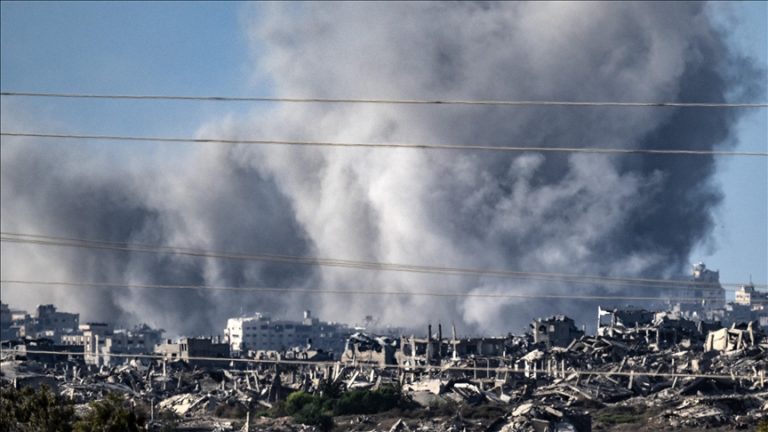 الجيش الإسرائيلي يقتل 4 فلسطينيين بينهم طفلان ويواصل تفجير المباني بالروبوتات في غزة