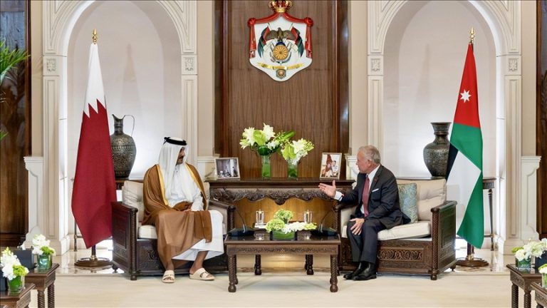 الملك عبد الله وأمير قطر يبحثان في عمّان الأزمات الإقليمية ويؤكدان رفض العدوان الإسرائيلي