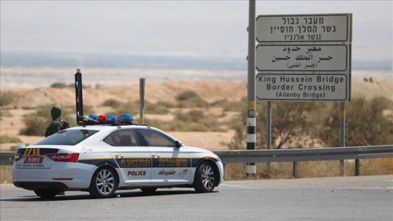 الاحتلال يغلق معبر الكرامة مجددًا بشكل مفاجئ بعد أيام من إعادة فتحه