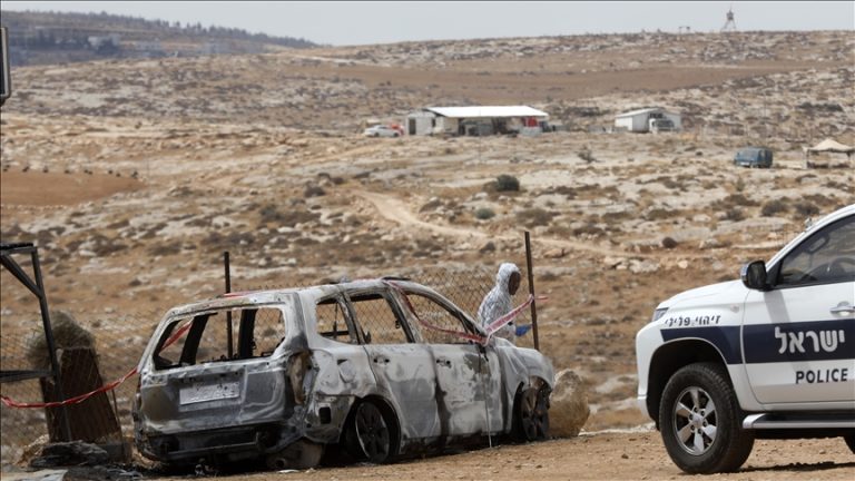 اعتداء مستوطنين على ناشطين فلسطينيين خلال دورية حراسة في بلدة سنجل شمال رام الله