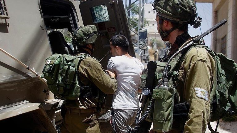 الاحتلال يهدم 30 محلًا في سوق بيتا ويعتقل 10 فلسطينيين بالضفة الغربية