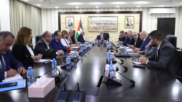 رئيس الوزراء الفلسطيني: إسرائيل تحتجز أكثر من 10 مليارات شيكل منذ 4 أشهر