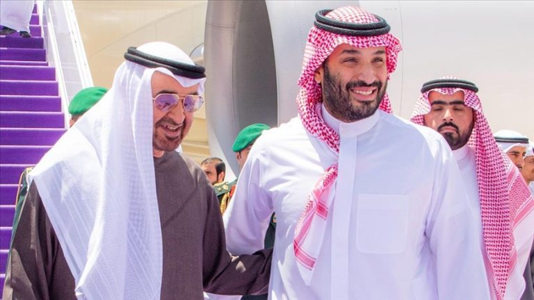 محمد بن زايد يصل الرياض ويستقبله ولي العهد السعودي