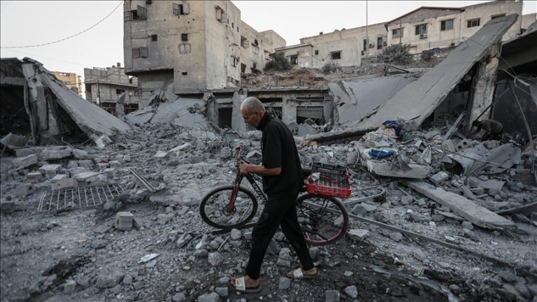 حكومة غزة: أكثر من 900 ألف فلسطيني يتمسكون بالبقاء ويرفضون التهجير القسري