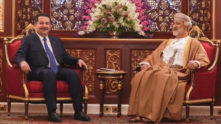العراق وسلطنة عمان يوقعان اتفاقيتين و24 مذكرة تفاهم لتعزيز التعاون الثنائي