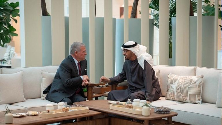 الملك عبد الله وابن زايد يؤكدان رفض خطط إسرائيل لترسيخ احتلال غزة وتوسيع الاستيطان في الضفة الغربية