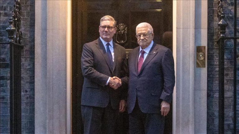 الرئيس الفلسطيني يبحث مع رئيس الوزراء البريطاني جهود وقف إطلاق النار في غزة والاعتراف بدولة فلسطين