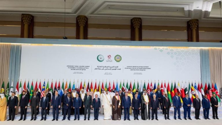 جلال فيروز لـ”أخبار الغد”: قمّة الدوحة لم ترتقِ إلى مستوى التحديات وظلّت في دائرة الرمزية
