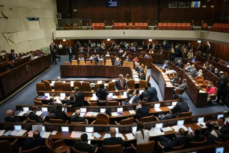 الكنيست يناقش مشروع قانون يسمح بإعدام الأسرى الفلسطينيين
